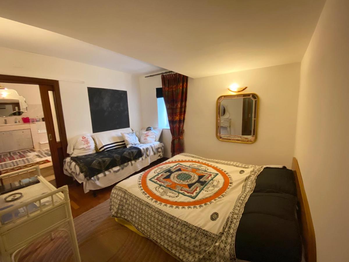 Appartamento Casa Gioia, Tra Palazzo Reale,Lungomare E Monte Echia Napoli Esterno foto